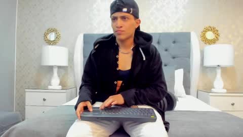 Snapshot of zoekrug chatting on October 1, 12:04 pm Zoe Krug online show from October 1, 12:04 pm