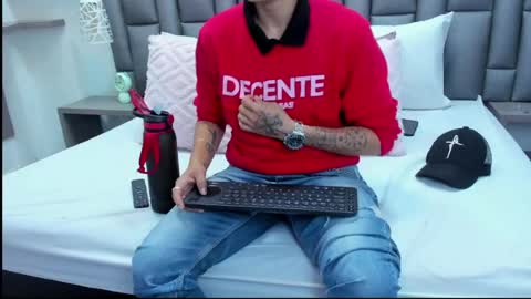 Zoe Krug online show from April 13, 12:31 pm