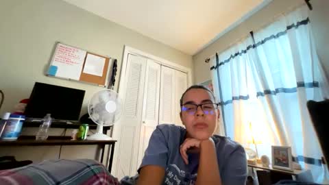 Snapshot of zoel87 chatting on October 1, 10:41 pm LovelyLatin25 online show from October 1, 10:41 pm