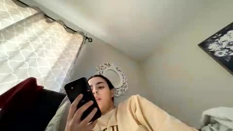 Snapshot of zoel87 chatting on March 2, 9:43 pm LovelyLatin25 online show from March 2, 9:43 pm
