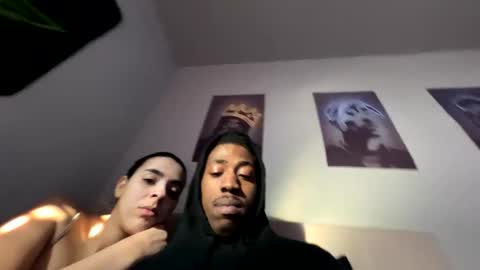 Snapshot of zoel87 chatting on January 29, 2:53 pm LovelyLatin25 online show from January 29, 2:53 pm