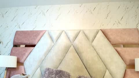 zoelucas online show from February 21, 12:08 pm