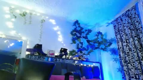 zoemi online show from March 11, 3:36 am