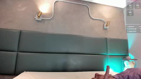 Zoe online show from February 19, 1:51 am