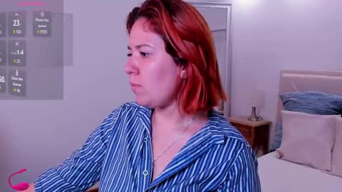 Snapshot of zoes_mile chatting on February 10, 11:15 am Zoes online show from February 10, 11:15 am