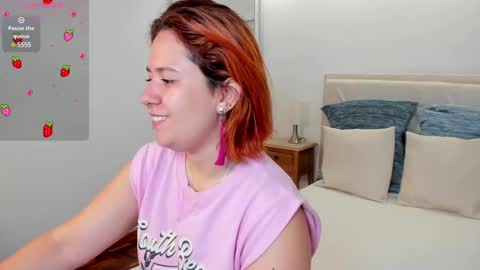 Snapshot of zoes_mile chatting on February 11, 11:20 am Zoes online show from February 11, 11:20 am