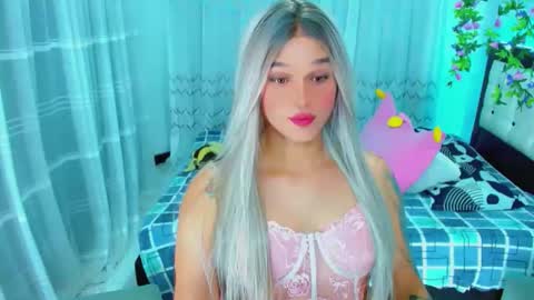 zoeschmmit online show from May 7, 2:40 am