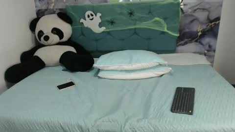Snapshot of zoesinclair chatting on October 18, 8:46 pm Zoe online show from October 18, 8:46 pm