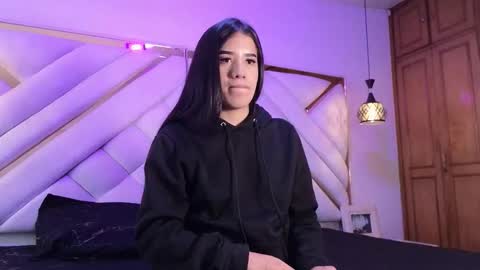 Zoe online show from March 5, 12:47 pm