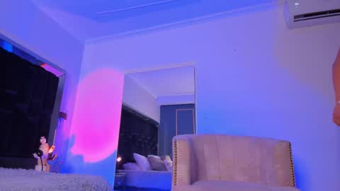 Snapshot of zoevidal_ chatting on February 27, 12:01 pm zoevidal_ online show from February 27, 12:01 pm