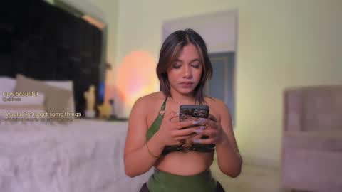Snapshot of zoevidal_ chatting on September 24, 12:01 pm zoevidal_ online show from September 24, 12:01 pm
