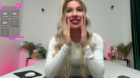 Zoey online show from December 5, 3:21 pm