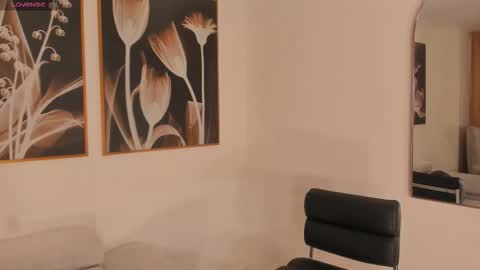 Zoey Walker online show from December 4, 11:32 am