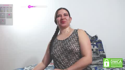 Snapshot of zohe_ chatting on February 5, 2:37 pm zohe online show from February 5, 2:37 pm