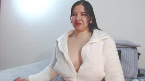 Snapshot of zohe_ chatting on October 13, 10:28 am zohe online show from October 13, 10:28 am