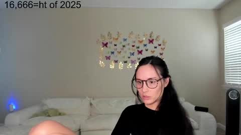 Snapshot of zoiebutterfly chatting on October 11, 10:02 pm Zoie online show from October 11, 10:02 pm