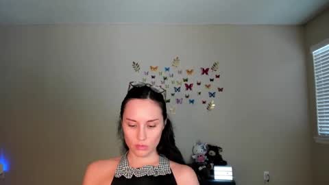 Snapshot of zoiebutterfly chatting on September 12, 10:23 pm Zoie online show from September 12, 10:23 pm