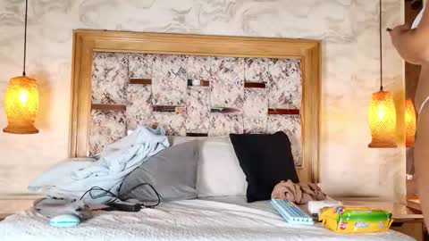 zoley  online show from November 19, 3:06 am