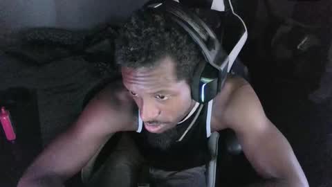 zoneingout online show from November 12, 4:48 am