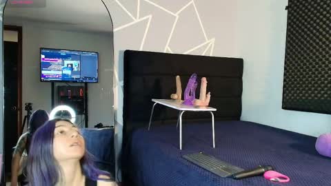 zpzphot online show from April 2, 8:49 pm