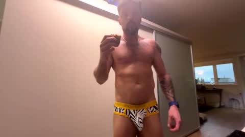 Snapshot of zuko_zen69 chatting on January 17, 12:53 am Zuko online show from January 17, 12:53 am
