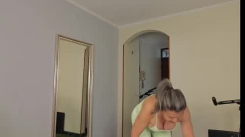 Snapshot of zuly_zahir_01 chatting on February 25, 4:25 pm zuly goode online show from February 25, 4:25 pm