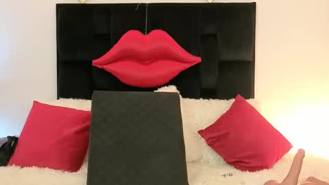 Snapshot of zuly_zahir_01 chatting on September 16, 10:46 pm zuly goode online show from September 16, 10:46 pm