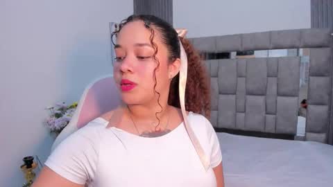 Zuly  online show from November 17, 7:05 pm