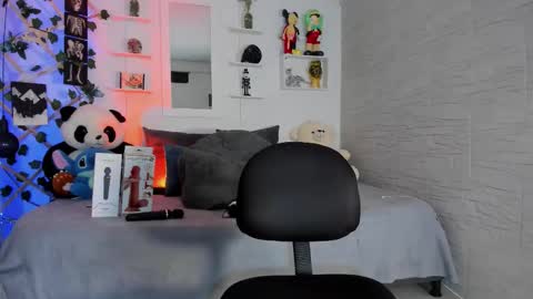 Snapshot of zuryramirez_ chatting on October 22, 9:38 pm Zury Ramirez online show from October 22, 9:38 pm
