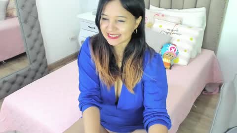 Im Zusan My schedule is from 1030pm to 430 am colombian time online show from April 6, 3:15 am