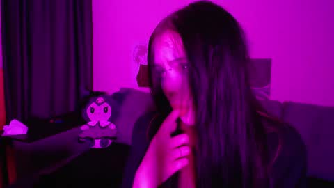 Ashley online show from April 14, 9:40 pm