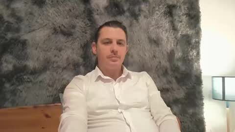 Artnoyz Shower online show from November 4, 9:38 pm