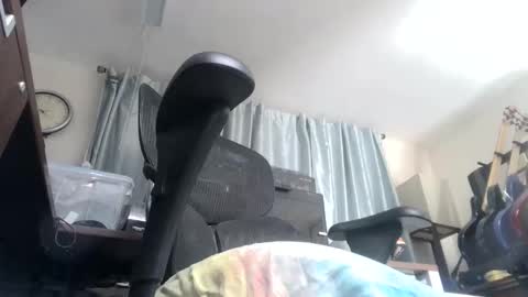 zzzzzbuzz online show from April 6, 3:04 am